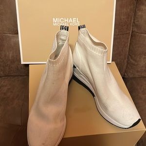 Michael kors skyler bootie